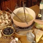 Quelle est la différence entre la fondue suisse et la savoyarde ?