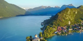 Château de Duingt : joyau Historique du Lac d'Annecy