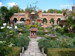 This secret garden of Haute-Savoie hides a magical world between East and West